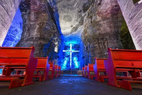 コロンビアのシパキラの塩の大聖堂