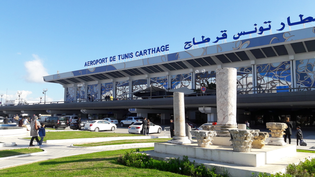 チュニジア　チュニス＝カルタゴ国際空港
