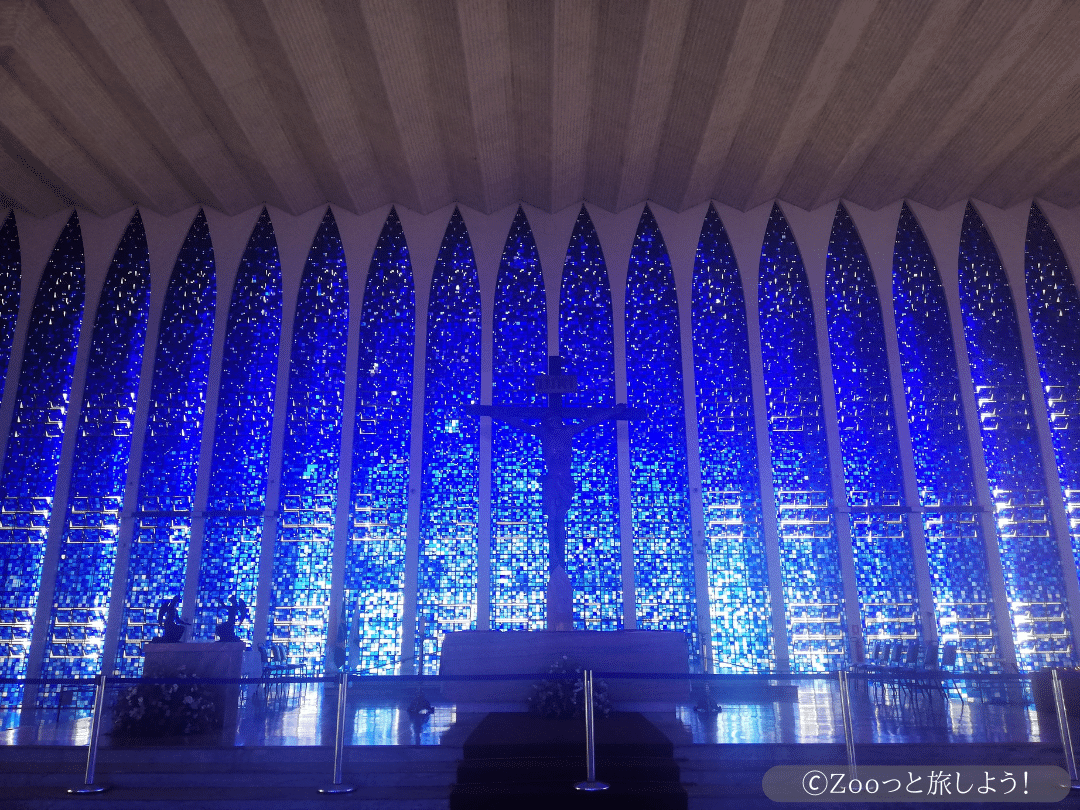 12色もの青が彩るブラジルのドン・ボスコ聖堂