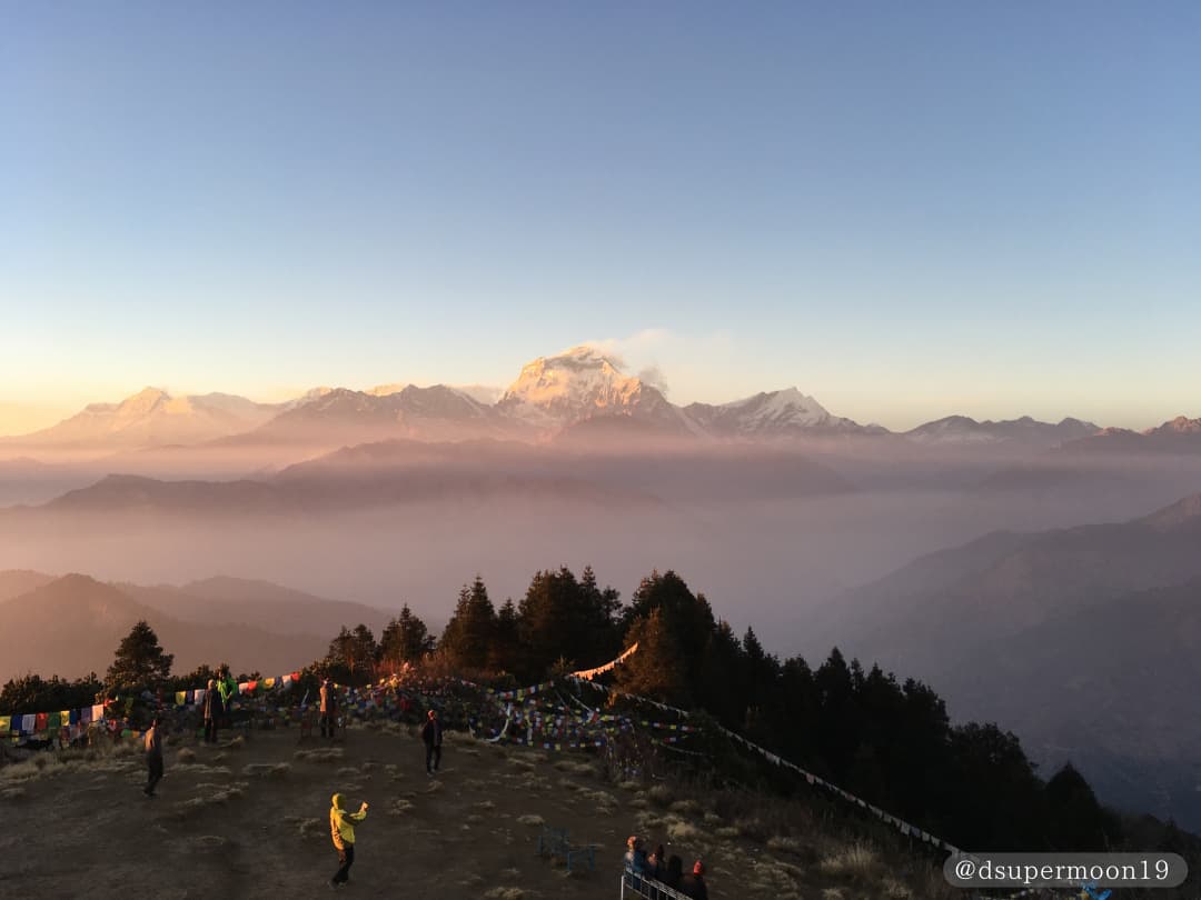 ネパールを歩く！ヒマラヤ山脈を望むトレッキング