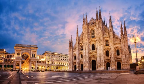 イタリア　ミラノの大聖堂広場