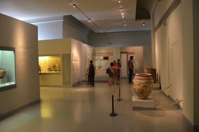 ギリシャのテラ先史考古学博物館-ギリシャプランページ