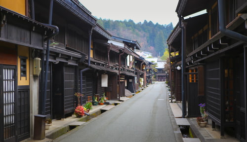 日本の高山の街並み-2