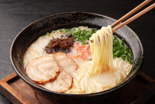 日本のとんこつラーメン